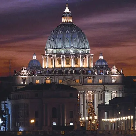 Very Close To S Peter Square, Few Minutes Walk To Metro A Apartamento
