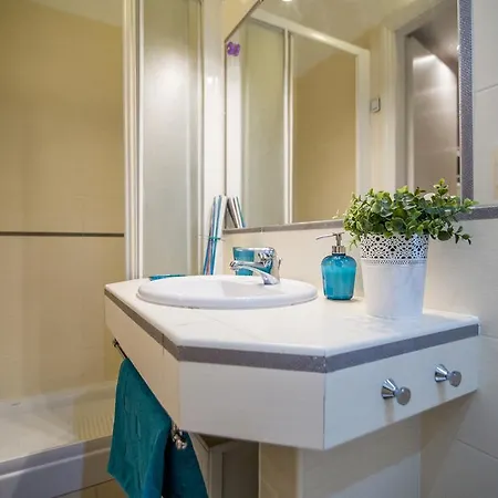 Apartamento Very Close To S Peter Square, Few Minutes Walk To Metro A